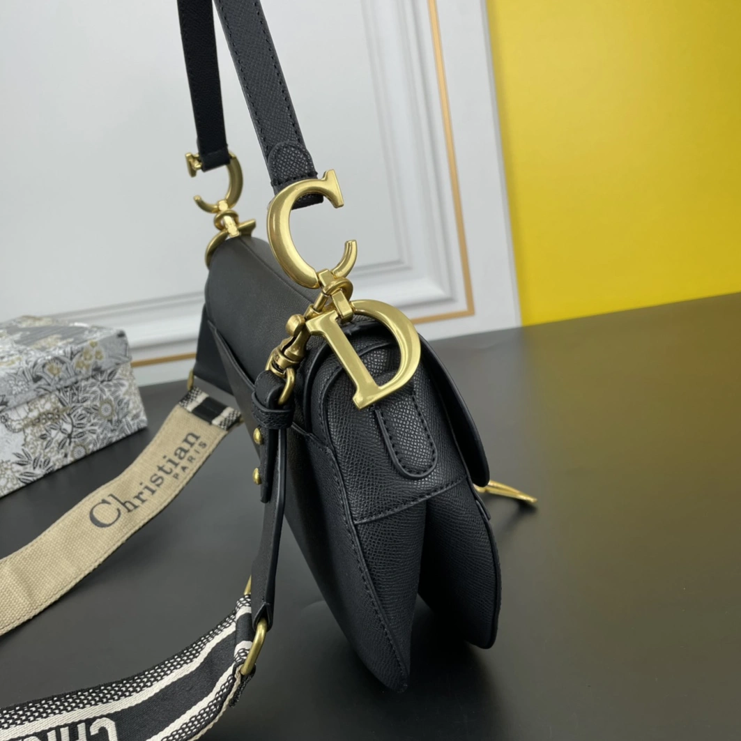 Christian Dior AAA Quality Messenger Bags For Women Durable 5404 - Image 3