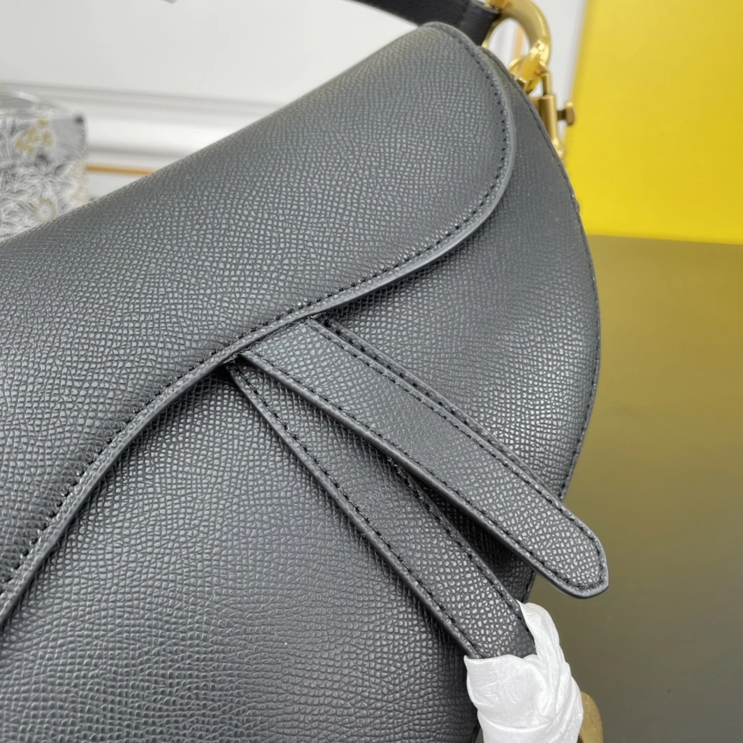 Christian Dior AAA Quality Messenger Bags For Women Durable 5404 - Image 5