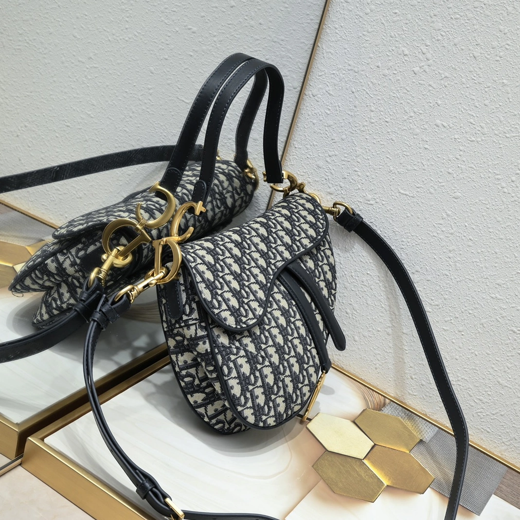 Christian Dior AAA Quality Messenger Bags For Women HighQuality 7359