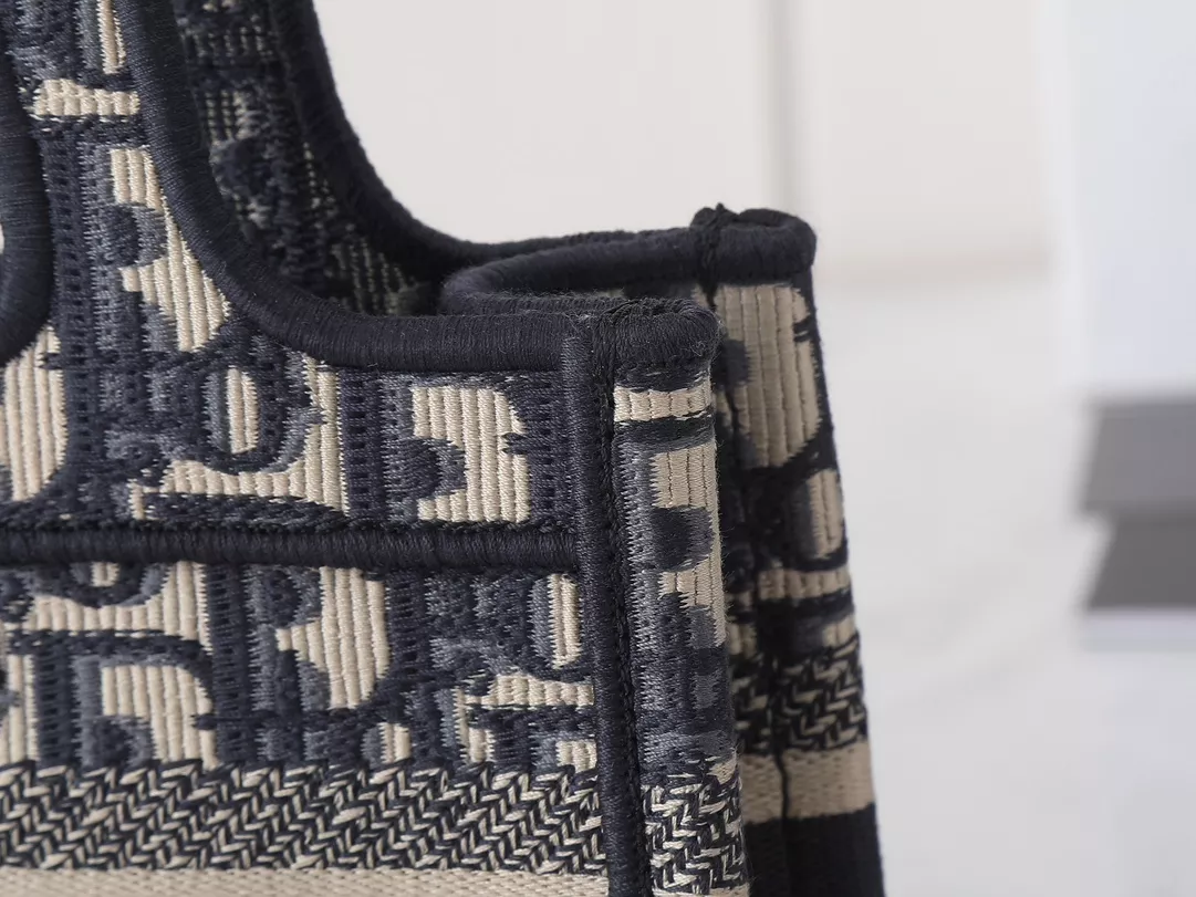 Christian Dior AAA Quality Tote-Handbags For Women Comfortable 6151 - Image 5