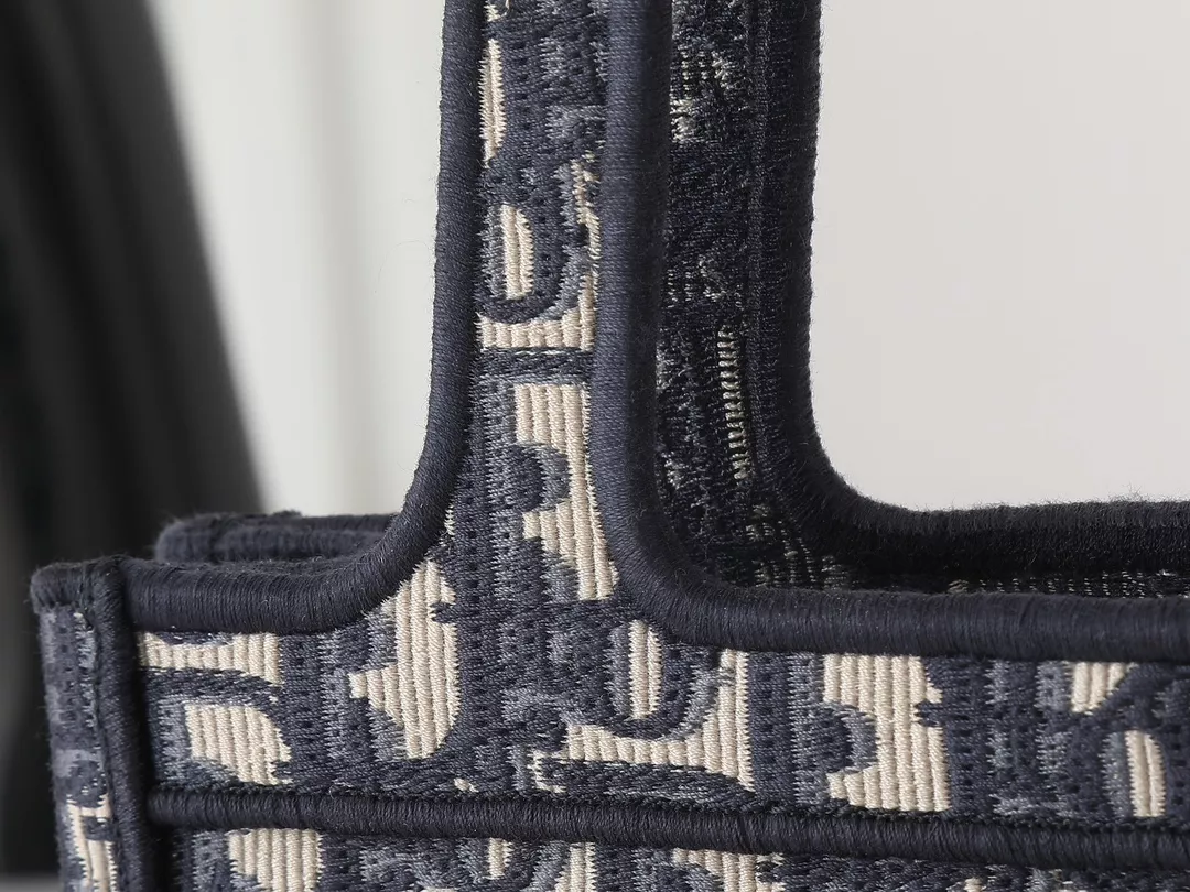 Christian Dior AAA Quality Tote-Handbags For Women Comfortable 6151 - Image 6