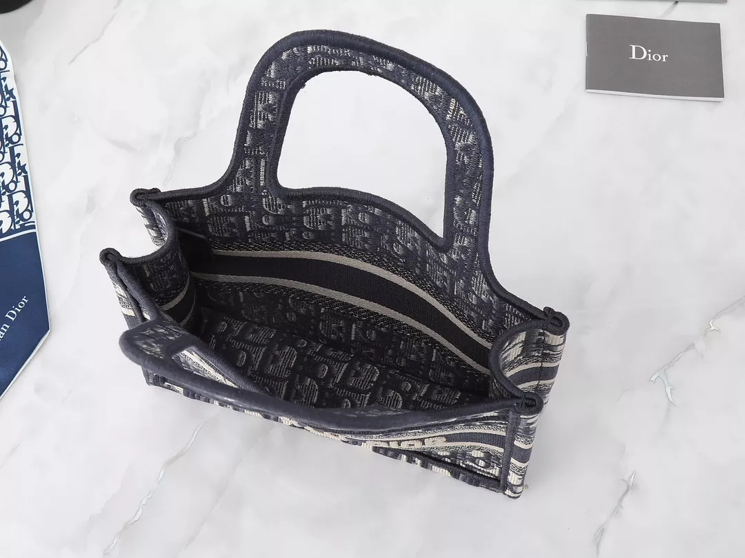 Christian Dior AAA Quality Tote-Handbags For Women Comfortable 6151 - Image 8