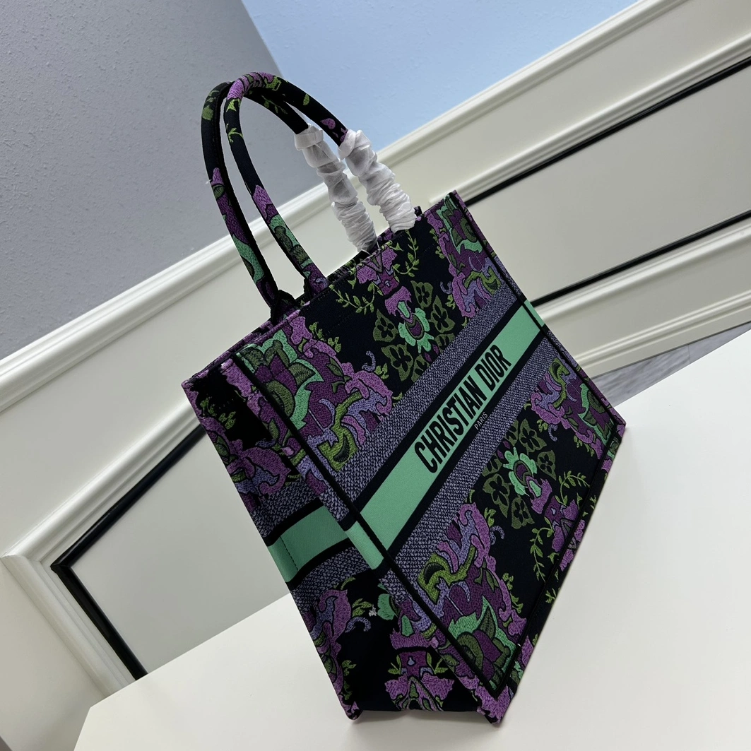 Christian Dior AAA Quality Tote-Handbags For Women Elegant 253