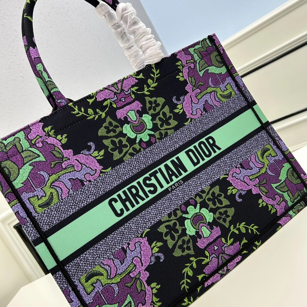 Christian Dior AAA Quality Tote-Handbags For Women Elegant 253 - Image 4