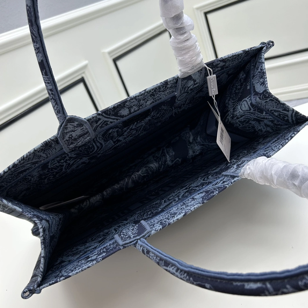 Christian Dior AAA Quality Tote-Handbags For Women StreetReady 6586 - Image 6