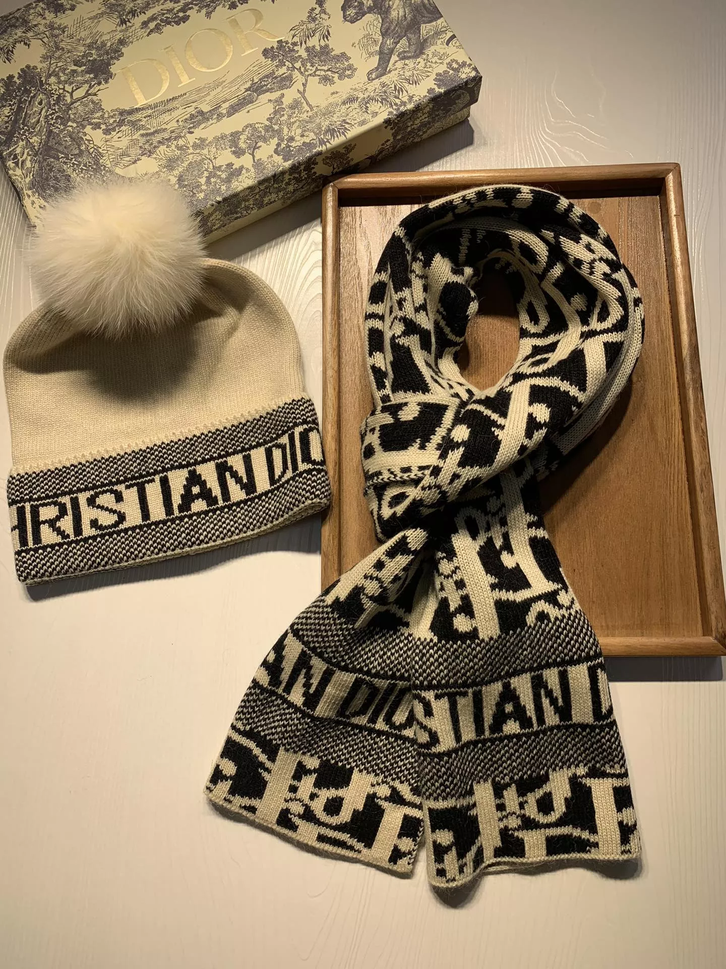 Christian Dior Hat and Scarf Set UrbanStyle 6788 - Image 5