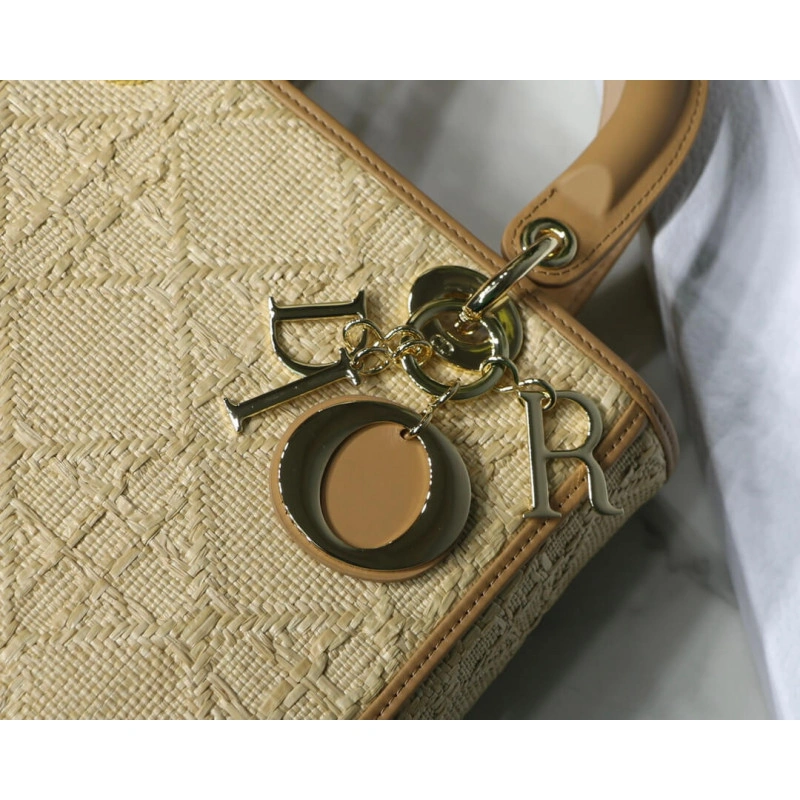 Interior Christian Dior Medium Lady Dior Bag in Natural Cannage Raffia - Image 9