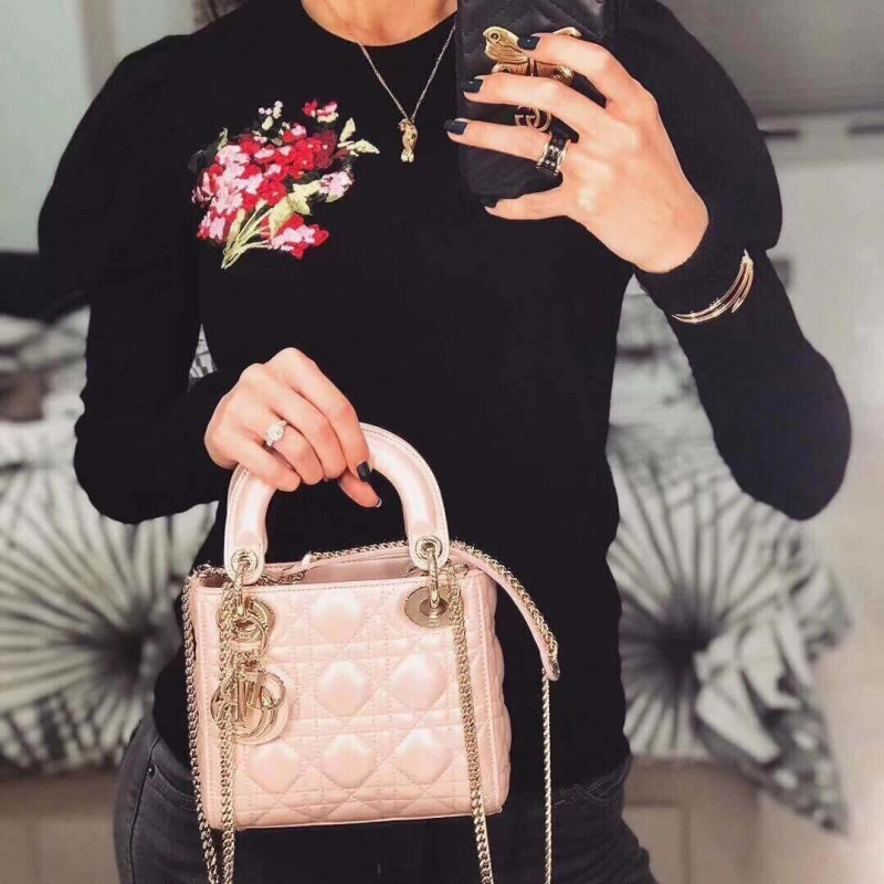 The bag m Christian Dior Mini Lady Dior Bag Pink Cannage Lambskin - Image 4