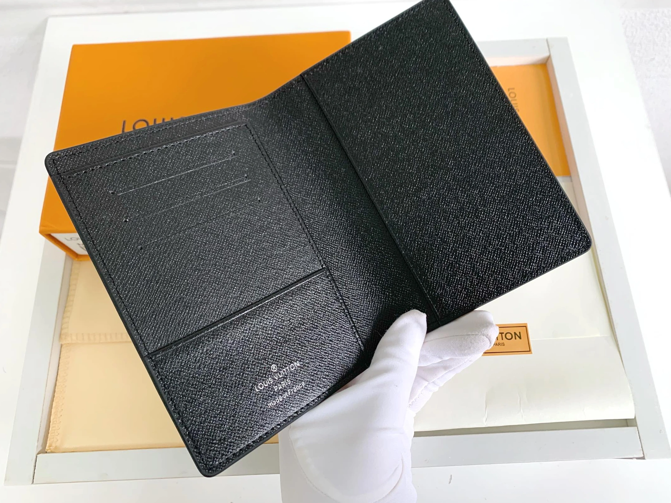 Comfortable 2136 Louis Vuitton Card Case For Unisex - Image 3