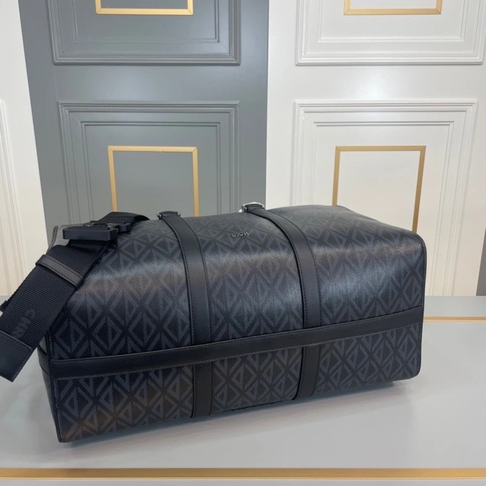 Comfortable 358 Christian Dior Travel Bags - Image 4