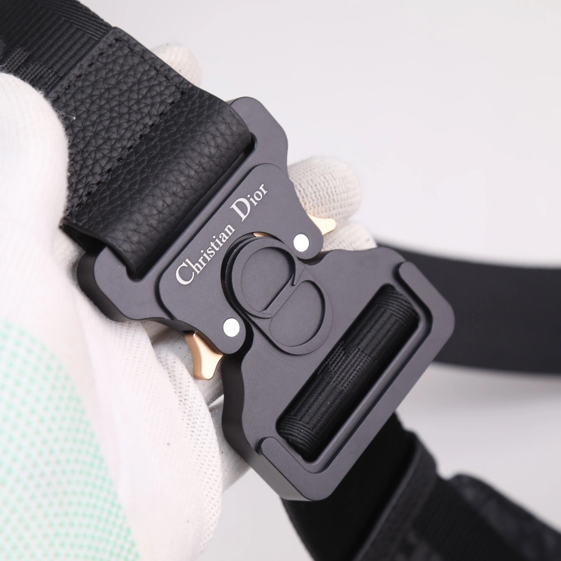 Comfortable 4270 Christian Dior AAA Man Messenger Bags - Image 5