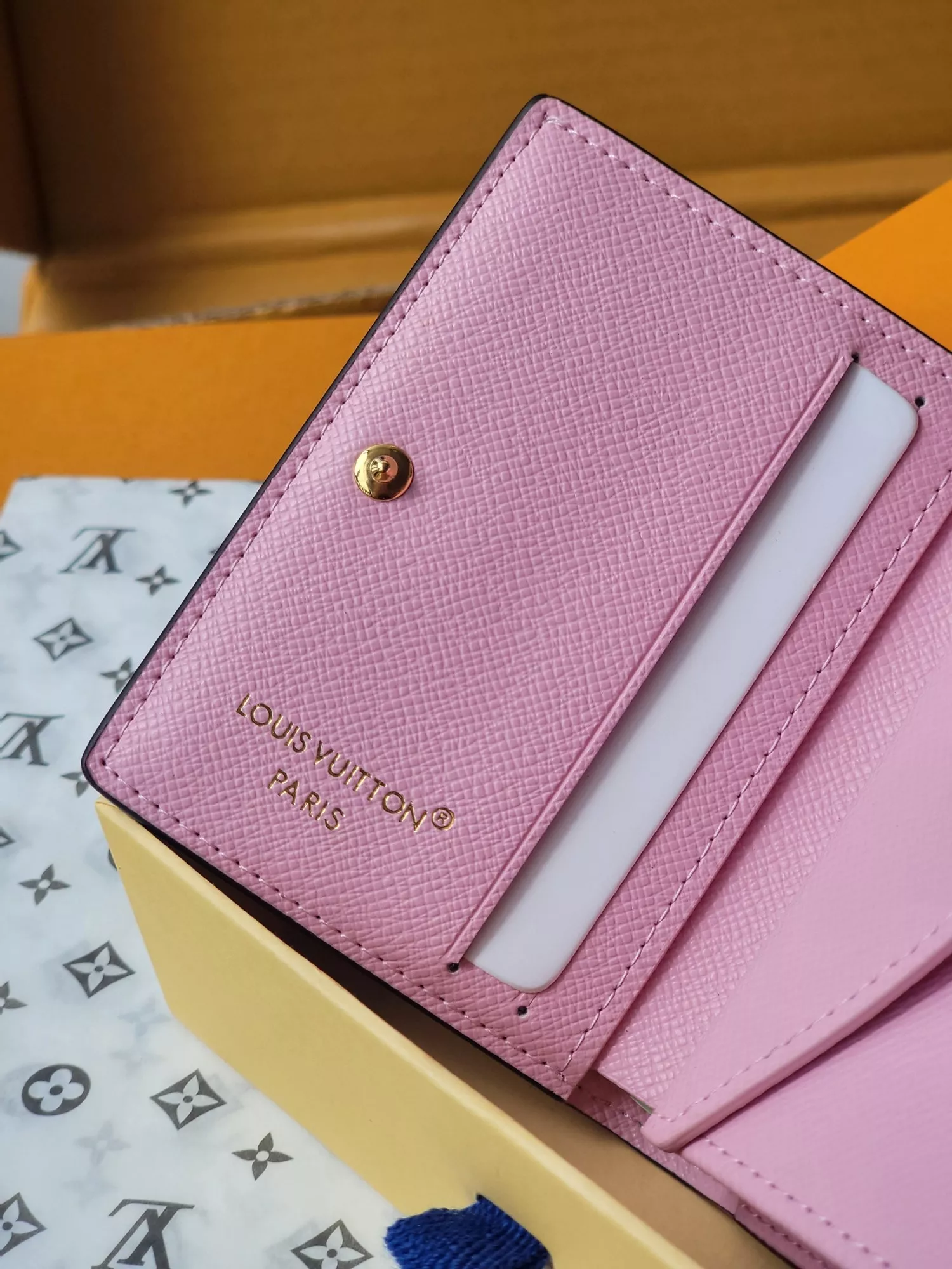 Comfortable 4774 Louis Vuitton AAA Quality Card Case - Image 6