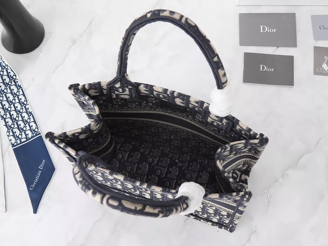 Comfortable 6554 Christian Dior AAA Quality Tote-Handbags For Women - Image 8