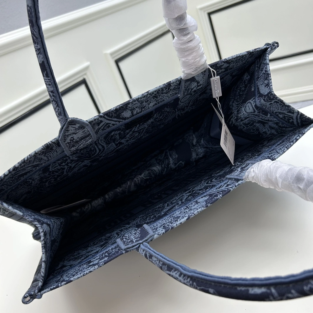 Comfortable 8106 Christian Dior AAA Quality Tote-Handbags For Women - Image 6