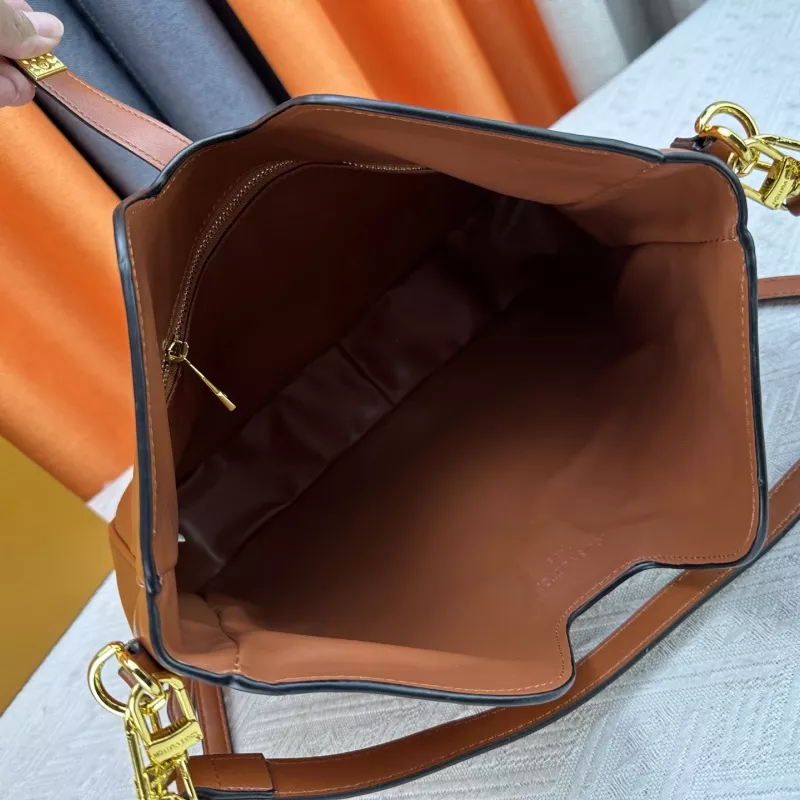 Compact 4222 Louis Vuitton AAA Quality Messenger Bags For Women - Image 7