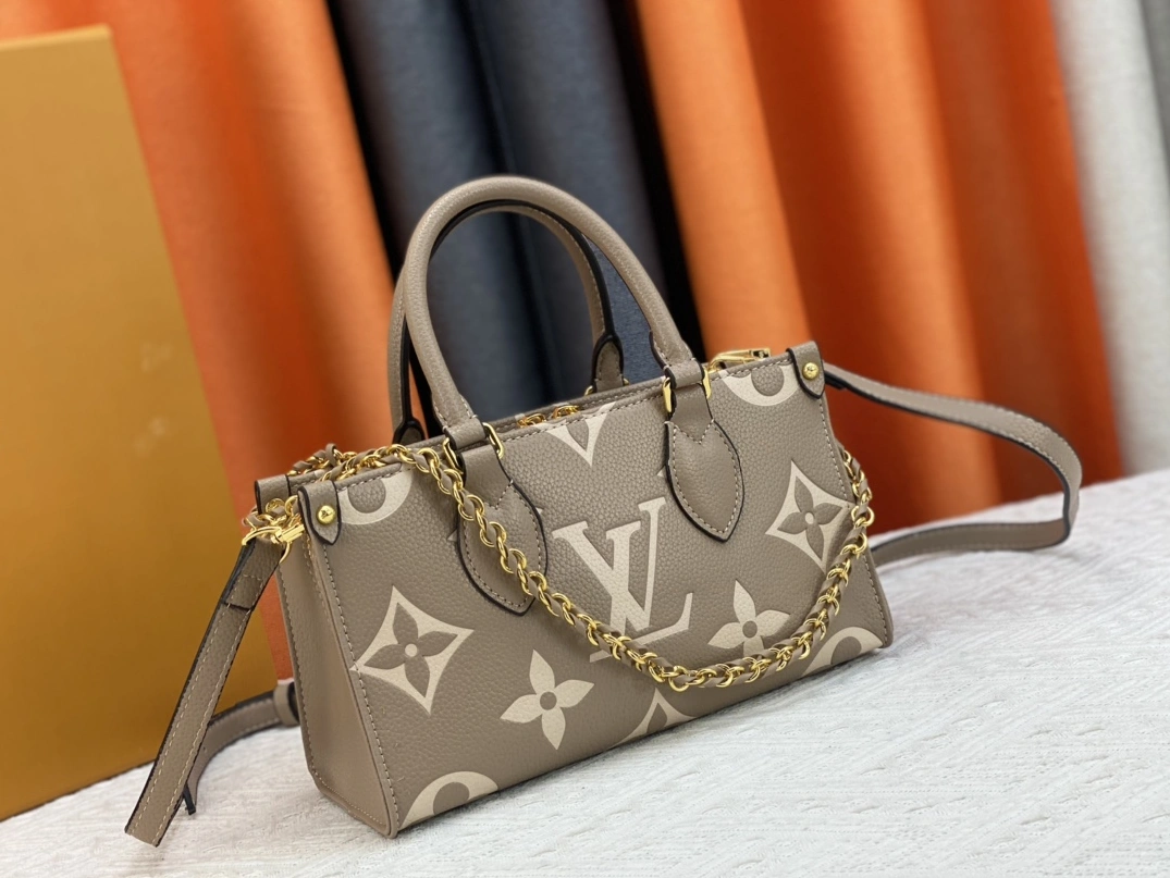 Cozy 9313 Louis Vuitton AAA Quality Handbags For Women