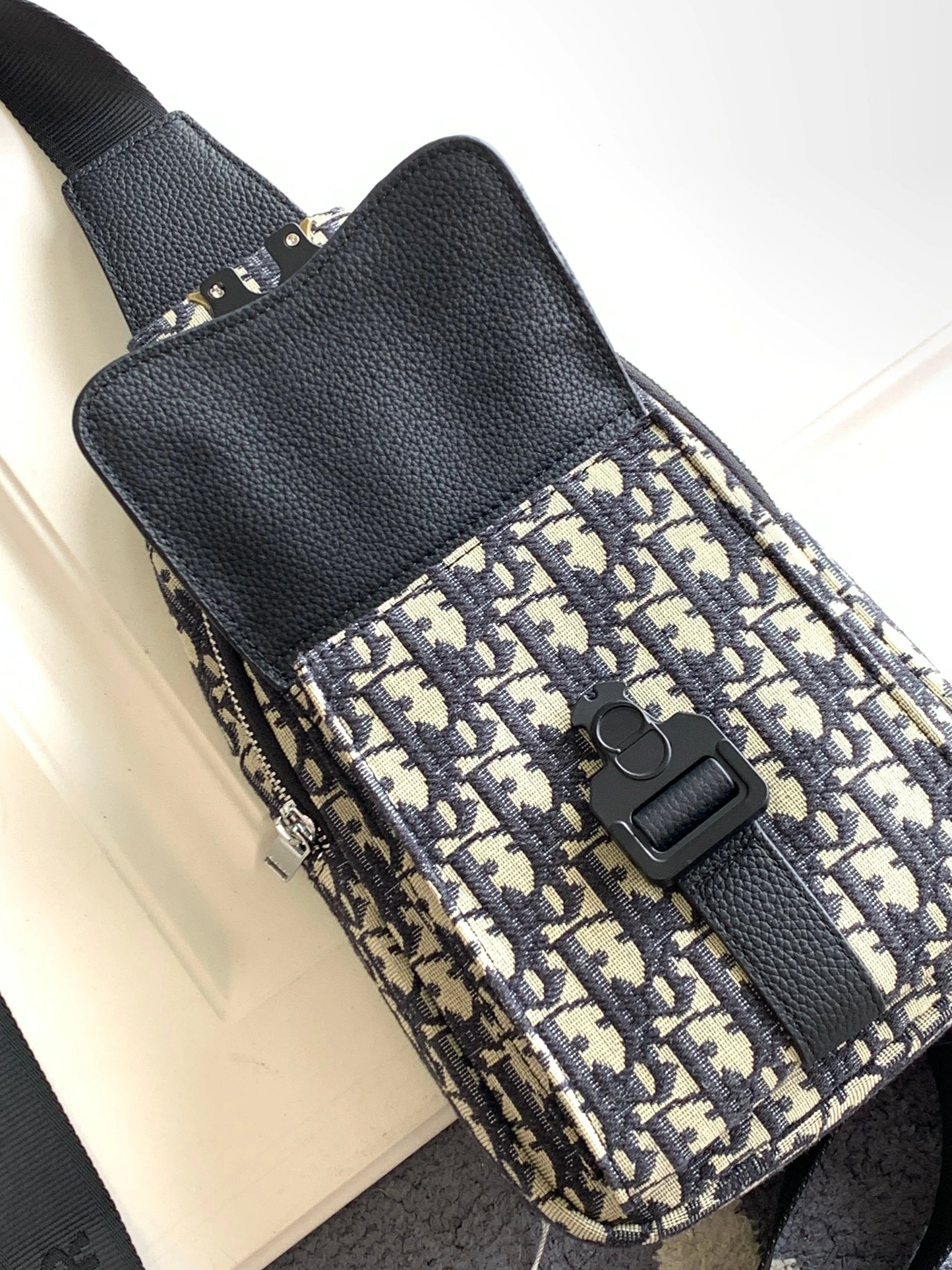 Cozy 9880 Christian Dior AAA Man Messenger Bags - Image 7