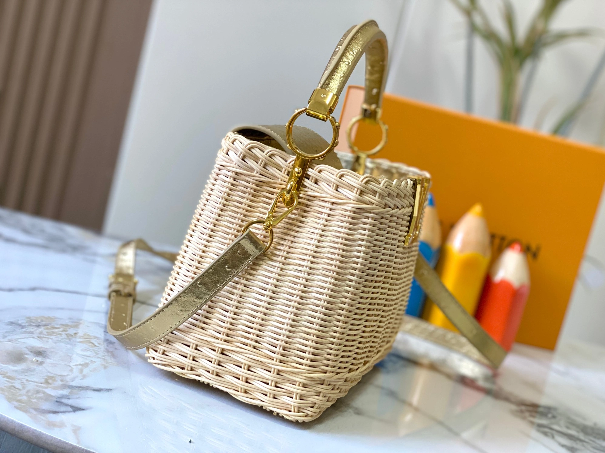 DailyWear 3718 Louis Vuitton AAA Quality Messenger Bags For Women