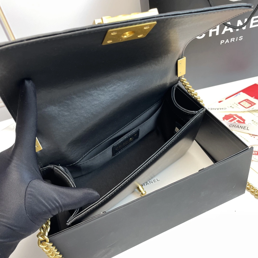 DailyWear 5001 Chanel AAA Quality Messenger Bags For Women - Image 7