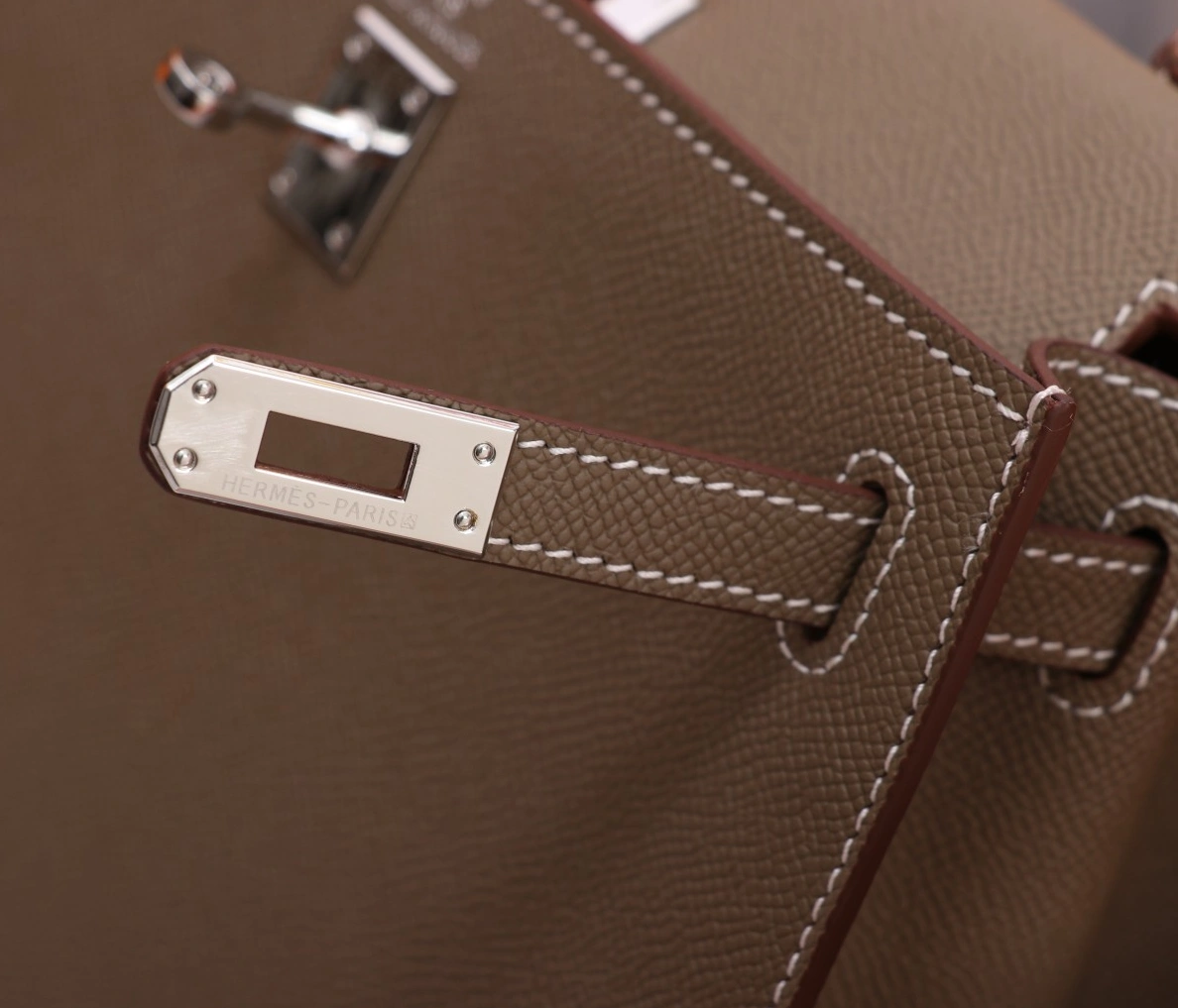 DailyWear 5601 Hermes AAA Quality Handbags For Women - Image 4