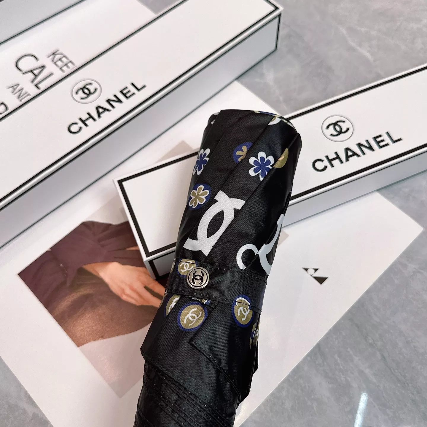 Durable 7215 Chanel Umbrellas - Image 8