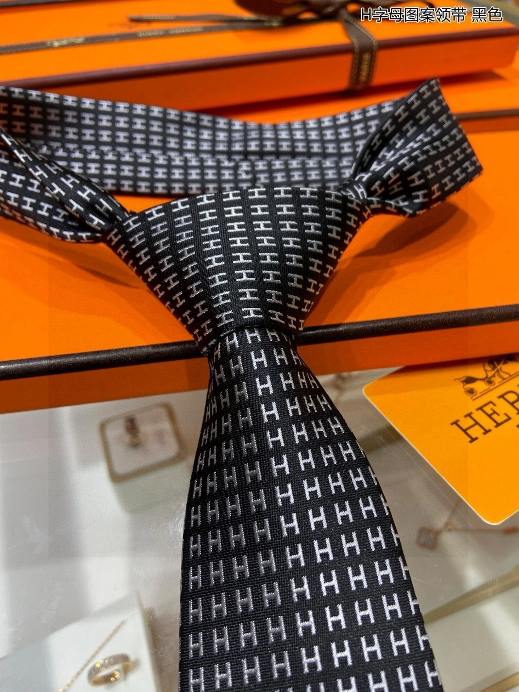 Durable 8154 Hermes Necktie - Image 4