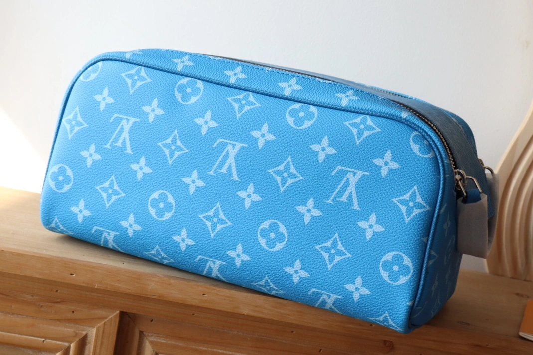 Durable 8368 Louis Vuitton AAA Quality Handbags For Women - Image 4