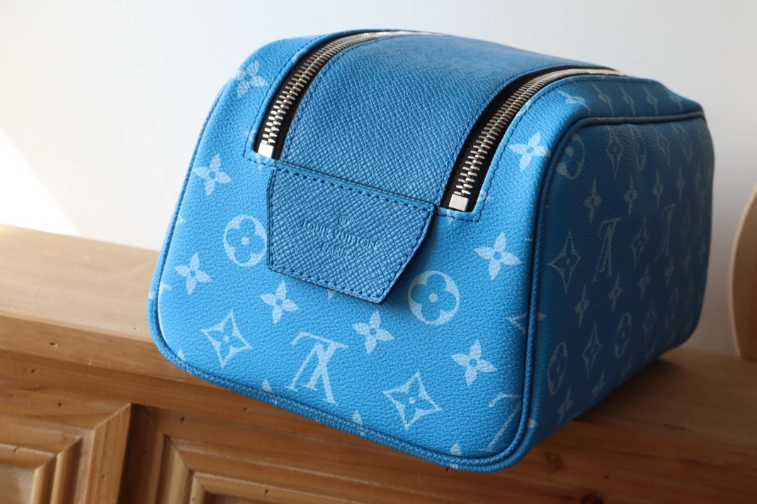 Durable 8368 Louis Vuitton AAA Quality Handbags For Women - Image 5