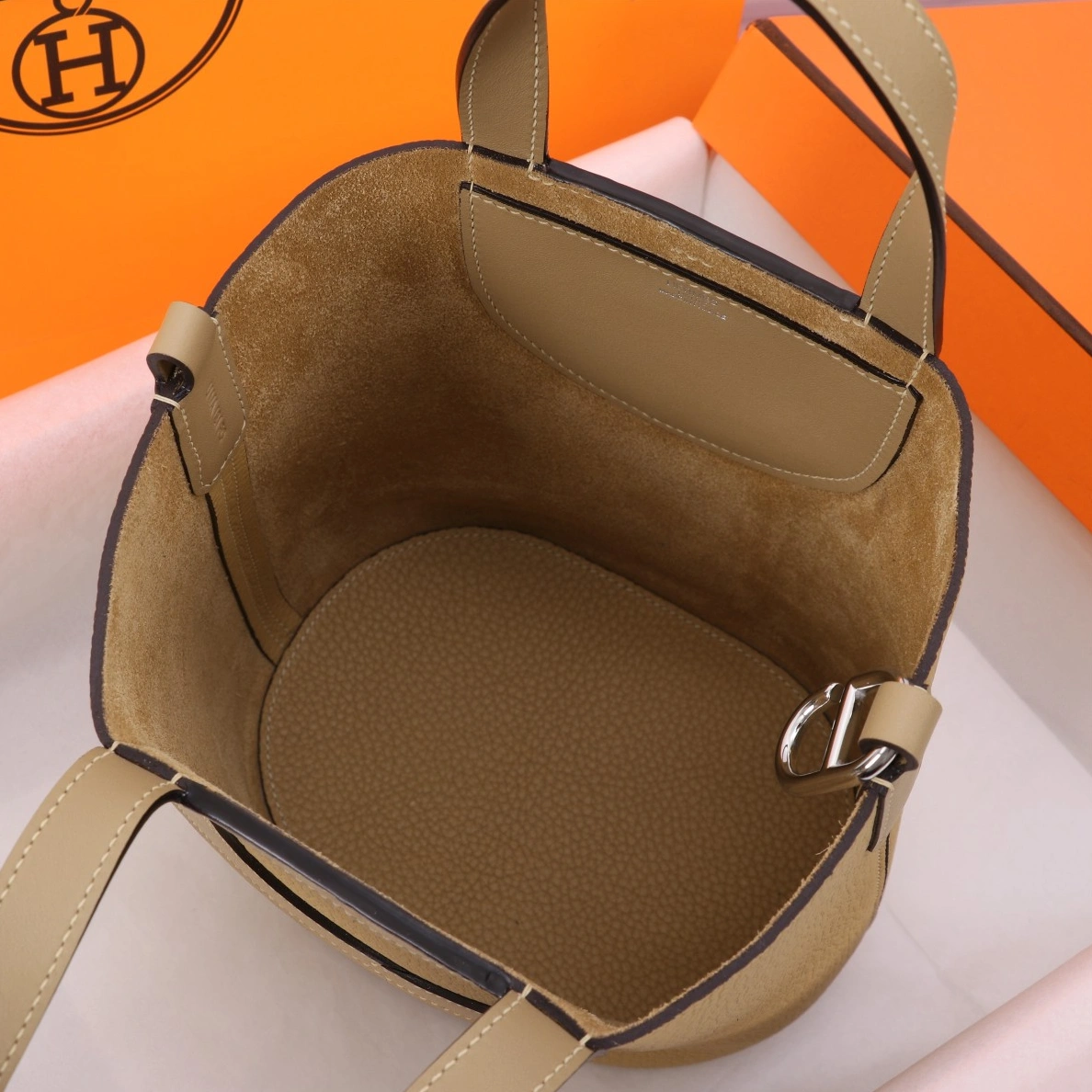 Durable 9470 Hermes AAA Quality Handbags In Silver For Women - Image 7