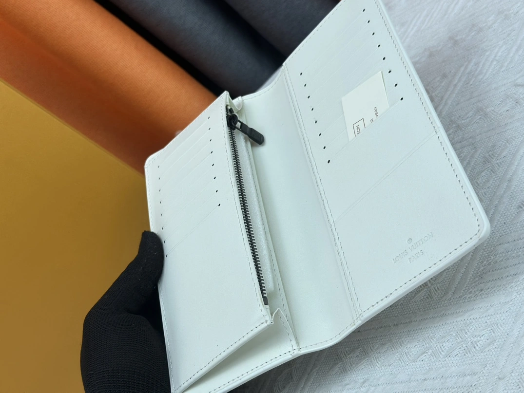 Durable 9644 Louis Vuitton LV Card Case - Image 8