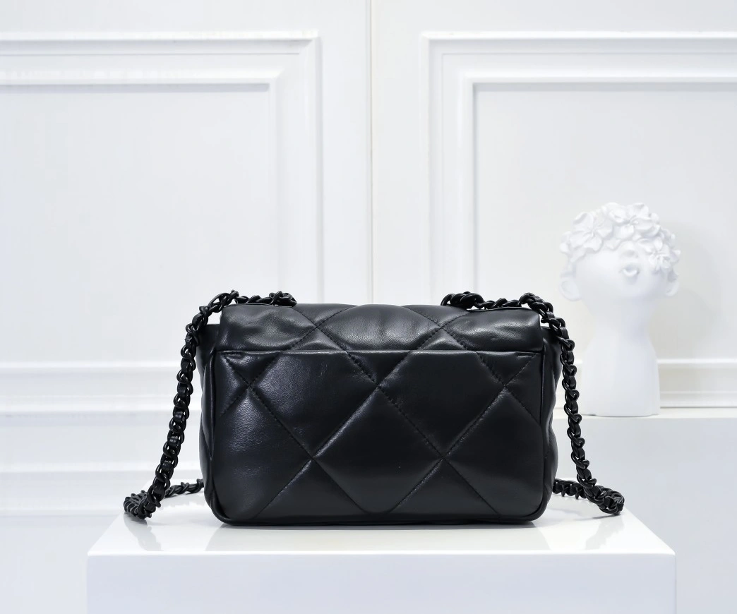 EasyMatch 2392 Chanel AAA Quality Messenger Bags For Women