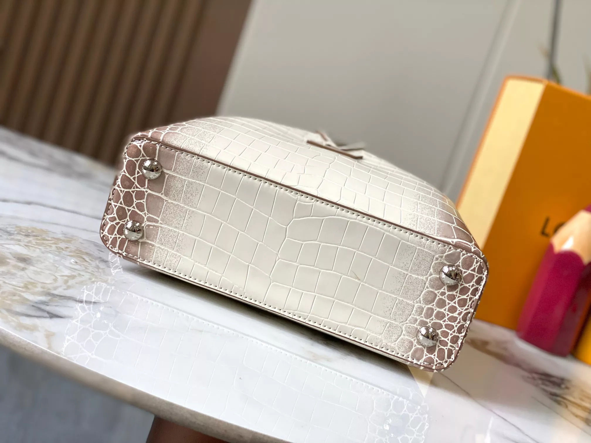 EasyMatch 3436 Louis Vuitton AAA Quality Messenger Bags For Women - Image 4