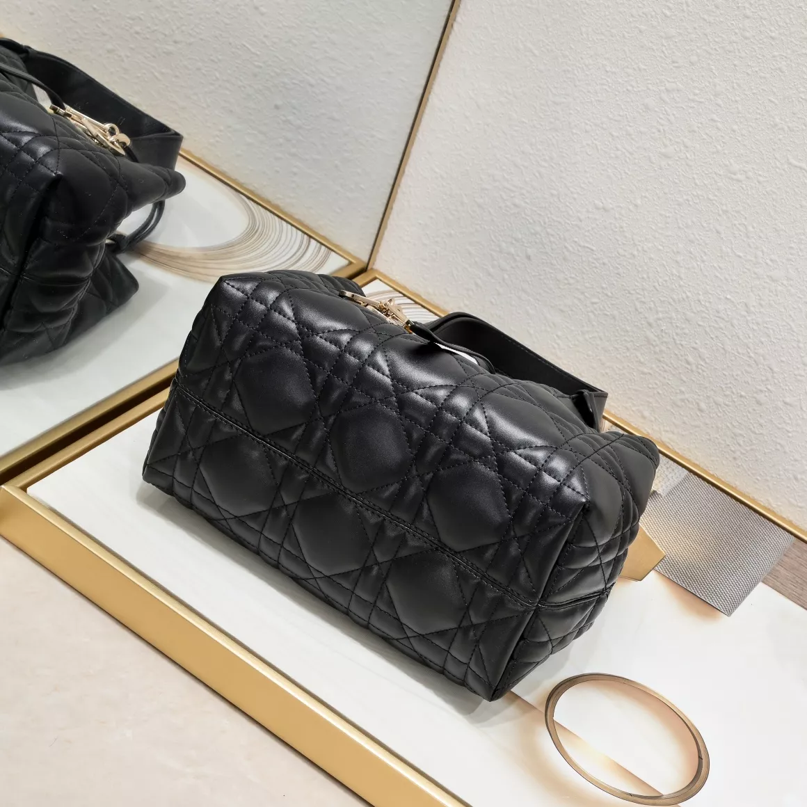 EasyMatch 7796 Christian Dior AAA Quality Handbags For Women - Image 5