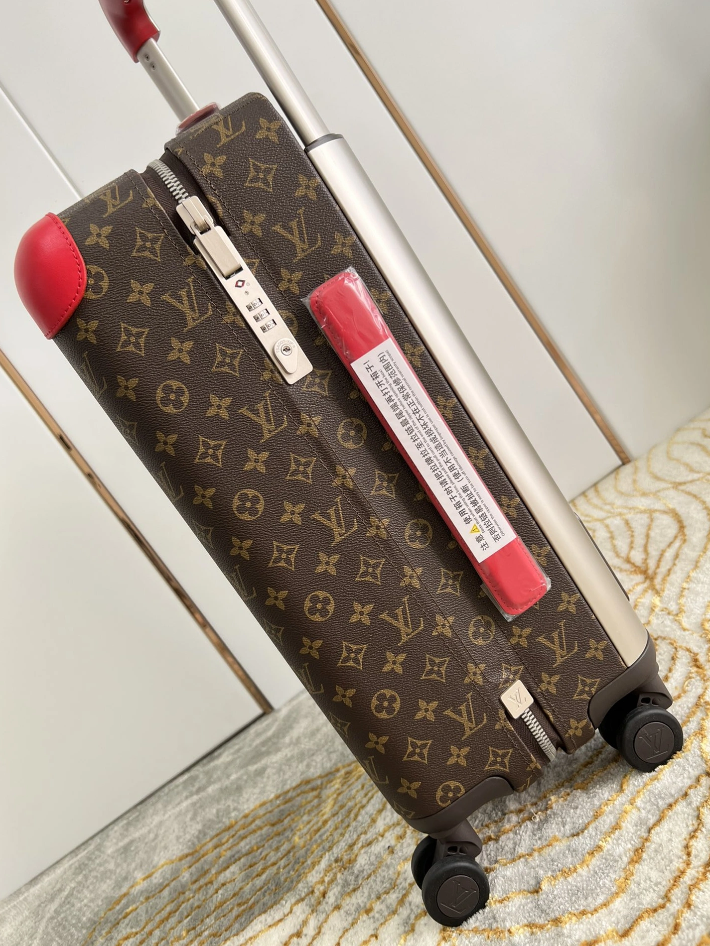 Efficient 8108 Louis Vuitton Luggage - Image 4