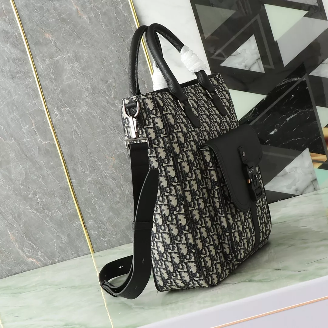 Efficient 8276 Christian Dior AAA Man Handbags