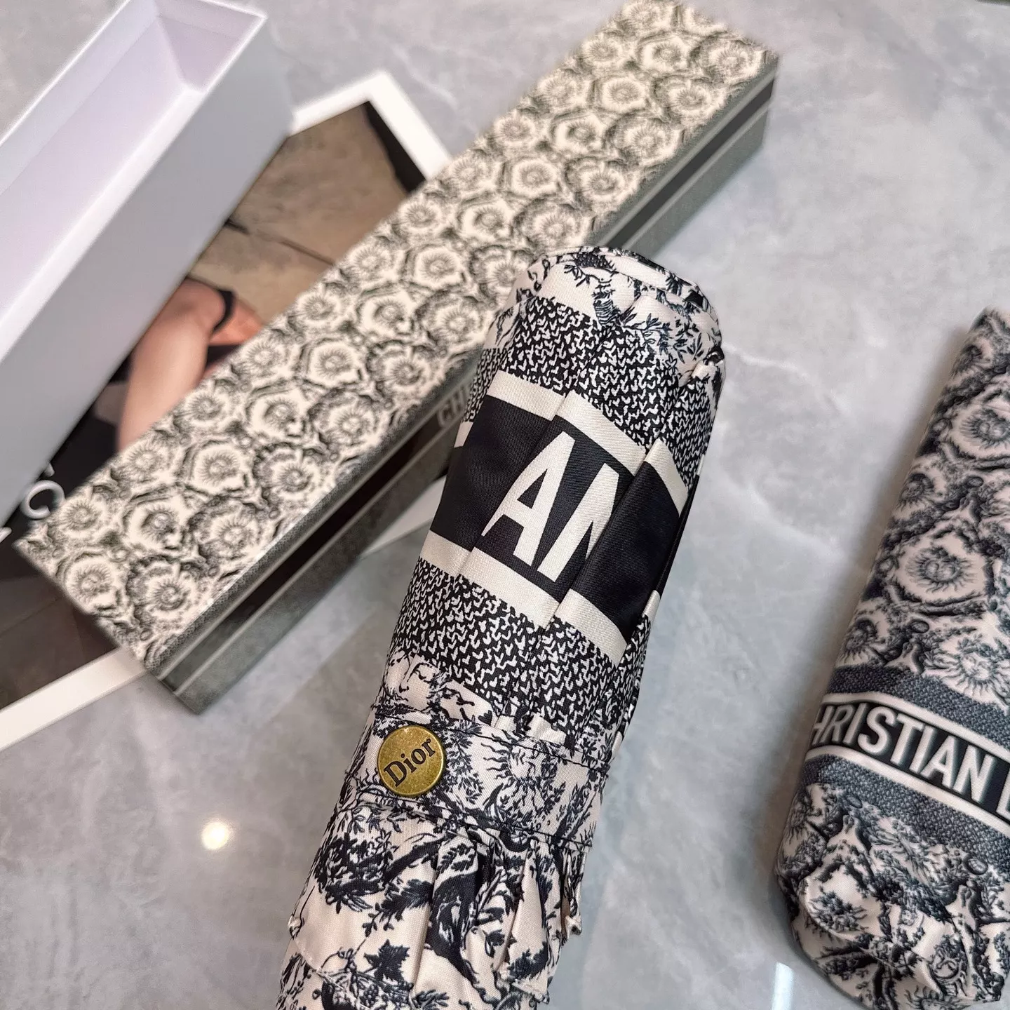 Efficient 9018 Christian Dior Umbrellas - Image 8