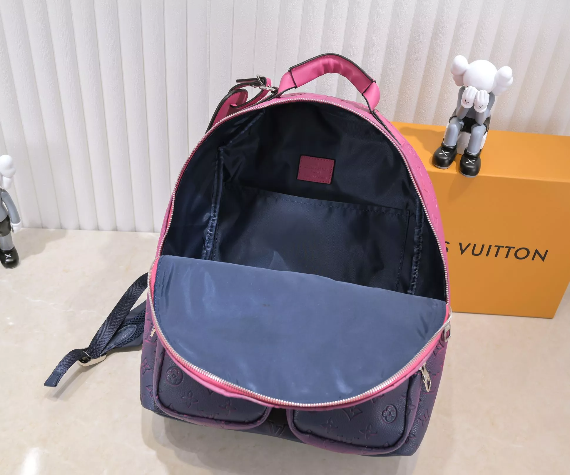Elegant 4946 Louis Vuitton AAA Quality Backpacks - Image 6