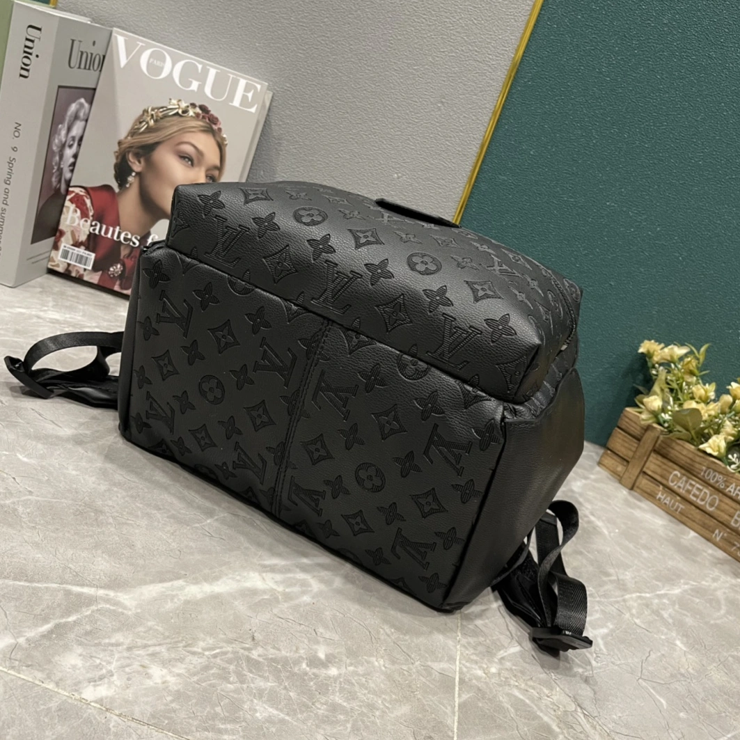 Elegant 5428 Louis Vuitton AAA Quality Backpacks For Unisex - Image 4
