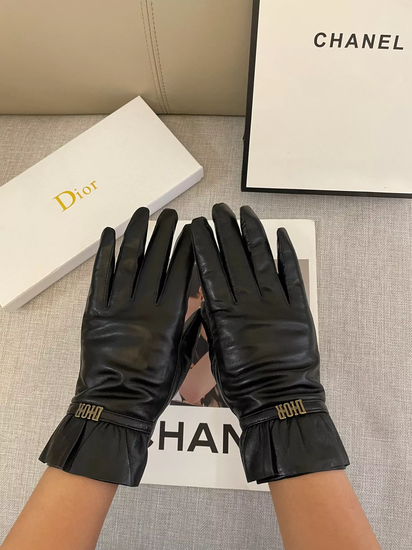 Elegant 558 Christian Dior Gloves For Women - Image 7