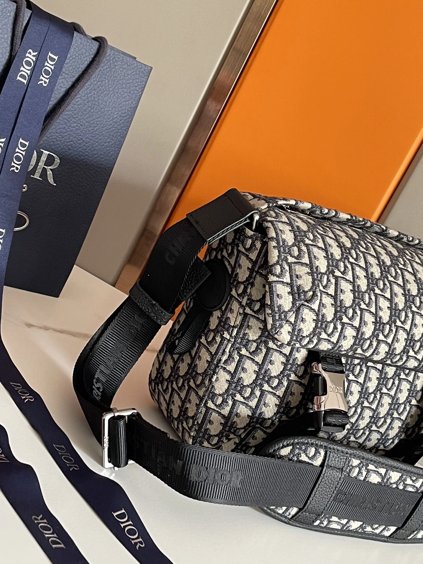 Elegant 8129 Christian Dior AAA Man Messenger Bags - Image 3