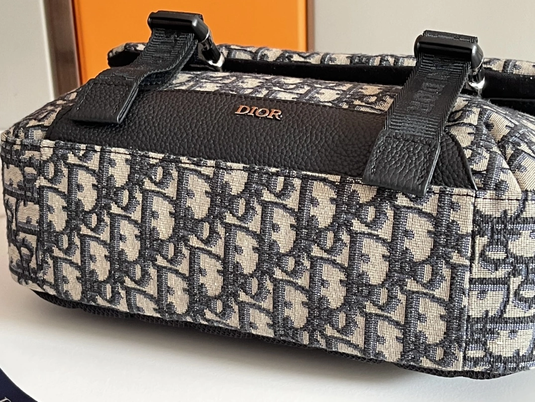 Elegant 8129 Christian Dior AAA Man Messenger Bags - Image 7