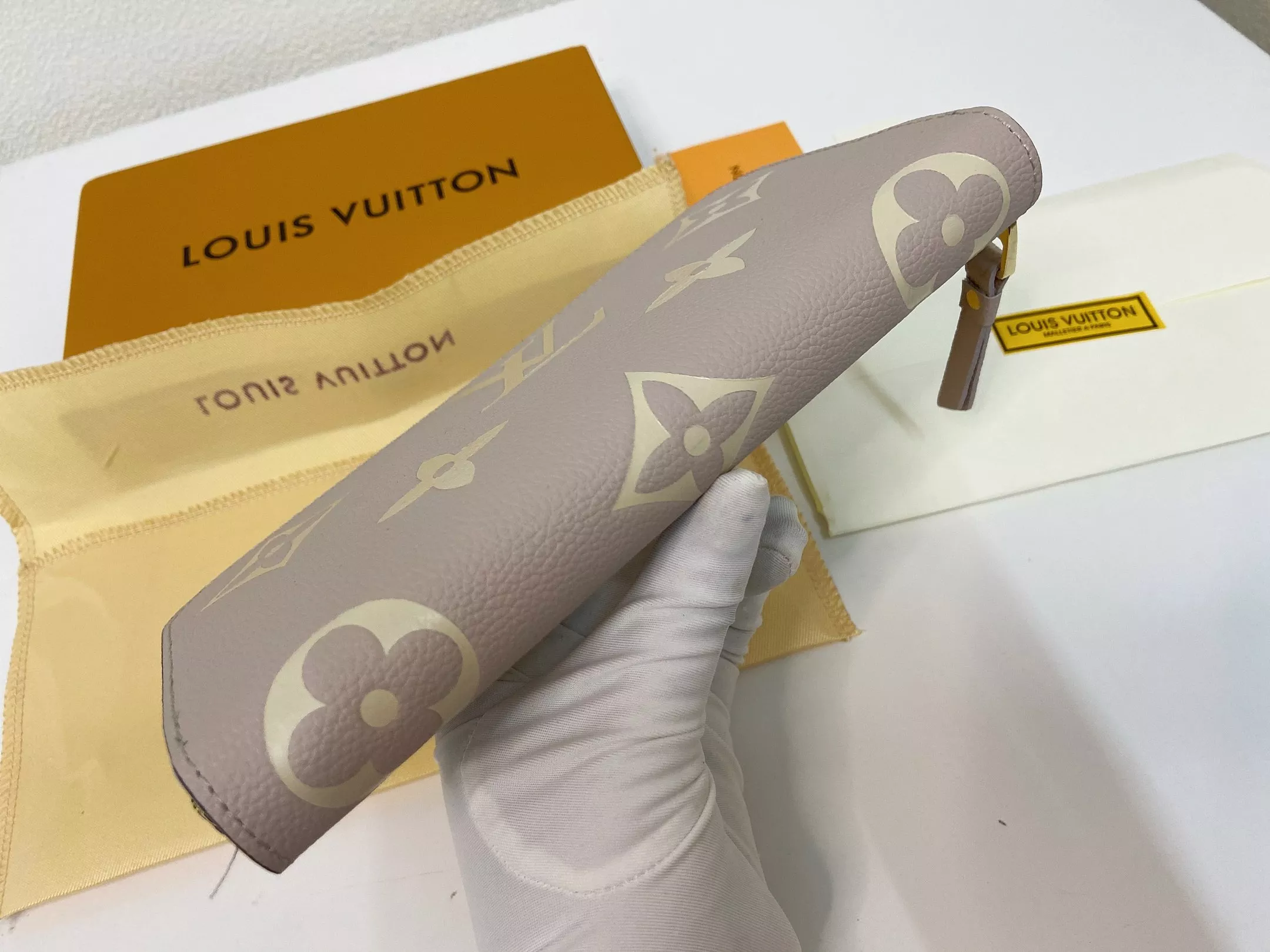 Elegant 8678 Louis Vuitton LV Wallets - Image 4
