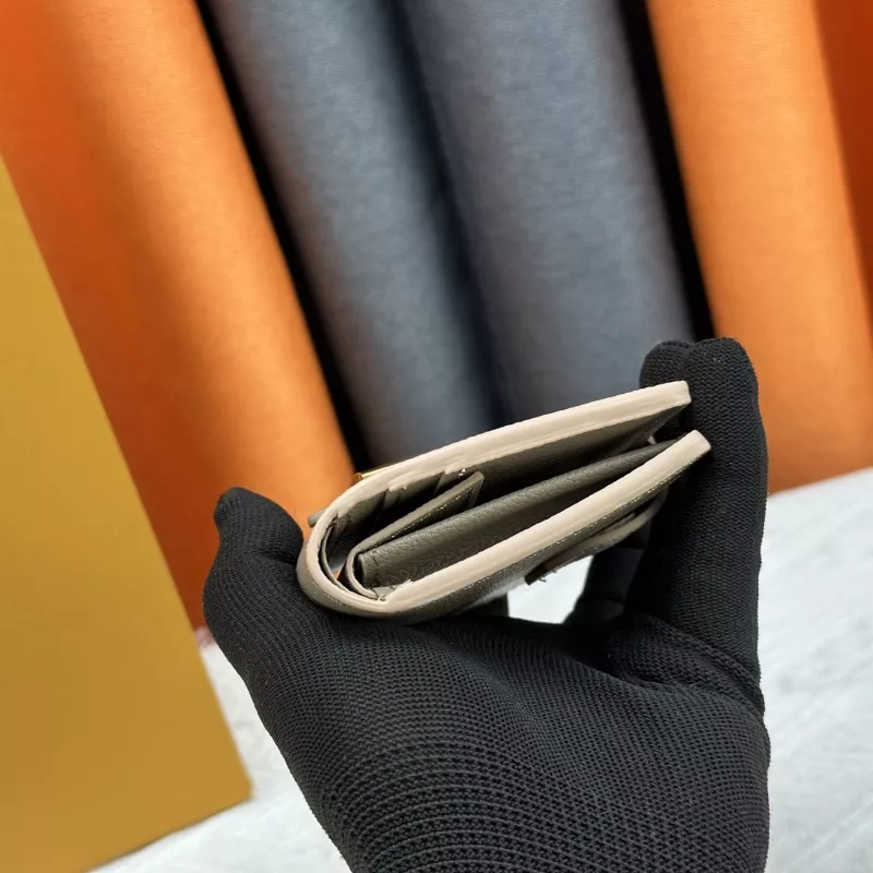 EyeCatching 3729 Louis Vuitton LV Card Case - Image 4