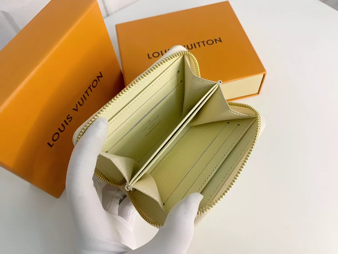 EyeCatching 9632 Louis Vuitton LV Card Case - Image 5