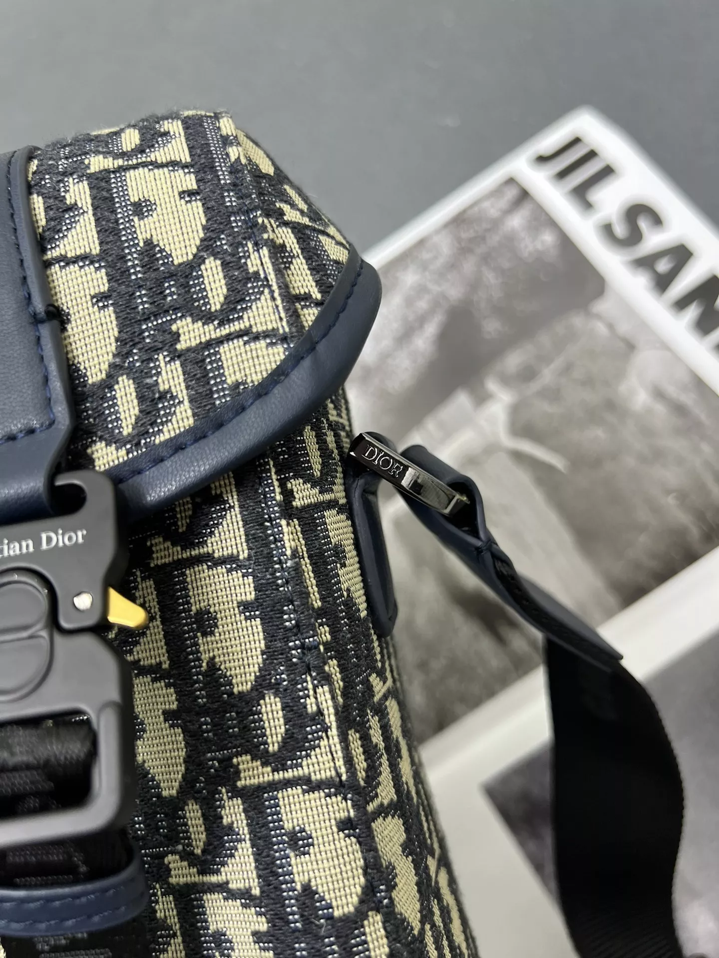 Fashionable 8552 Christian Dior AAA Man Messenger Bags - Image 5