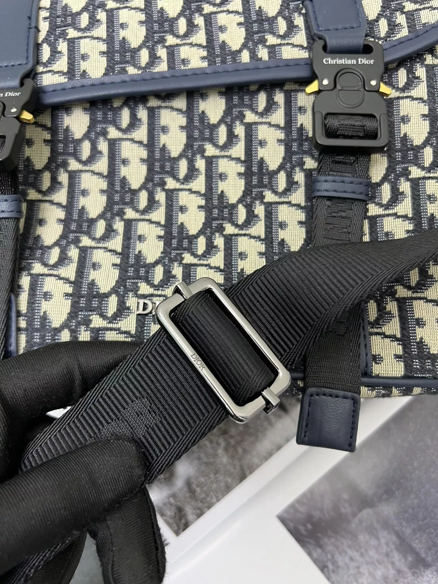 Fashionable 8552 Christian Dior AAA Man Messenger Bags - Image 7