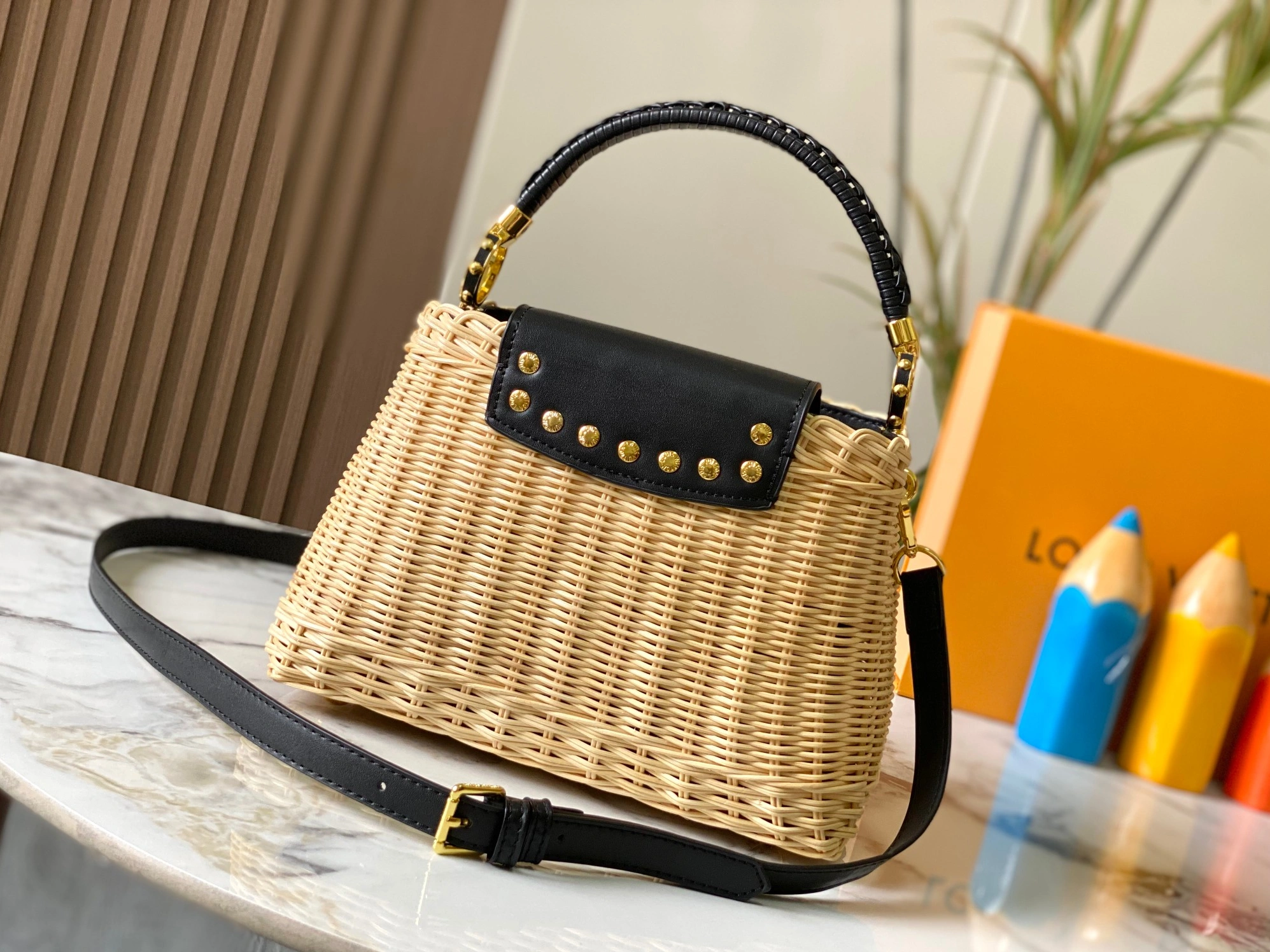 Fashionable 8921 Louis Vuitton AAA Quality Messenger Bags For Women - Image 3