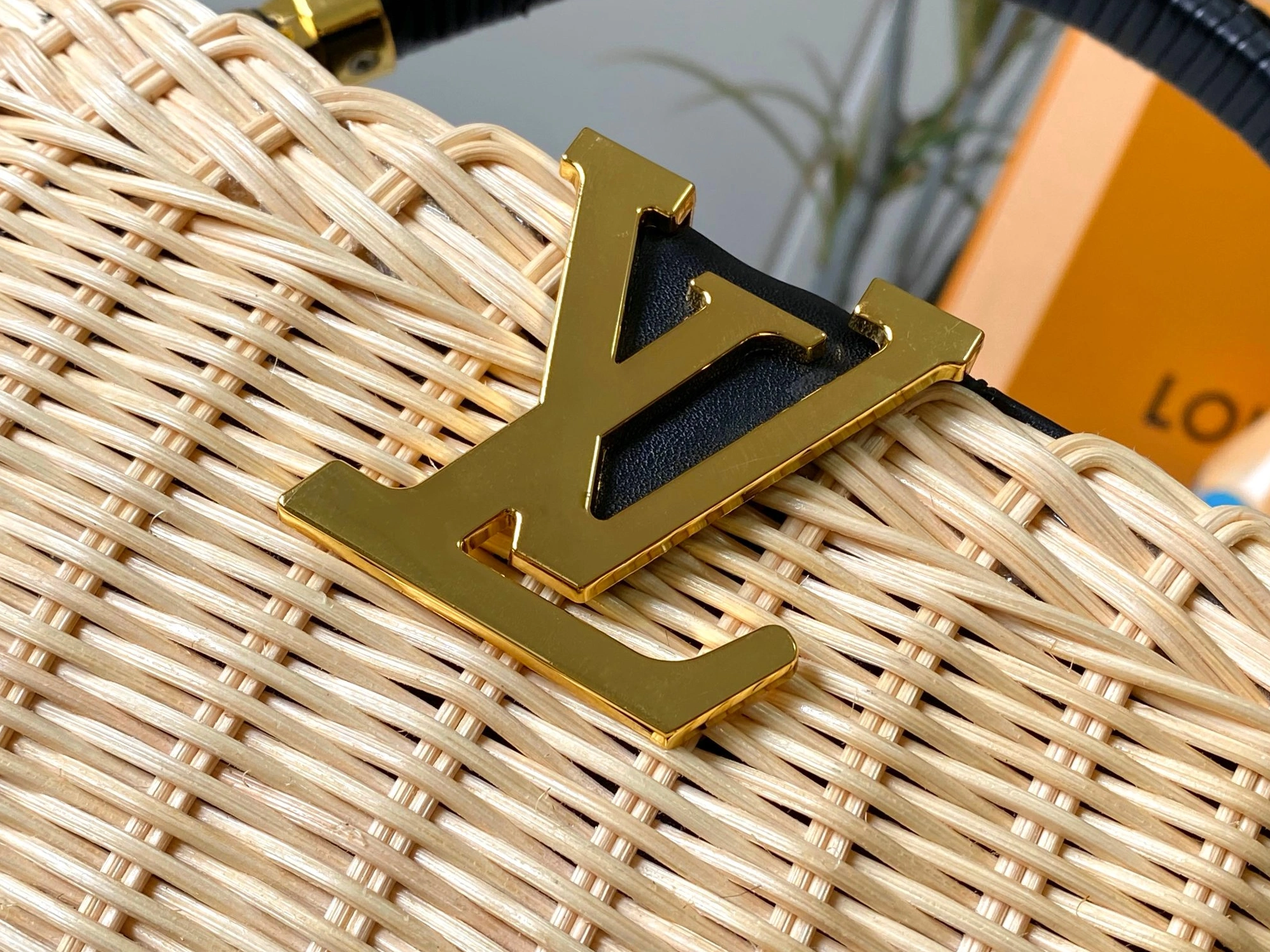 Fashionable 8921 Louis Vuitton AAA Quality Messenger Bags For Women - Image 5