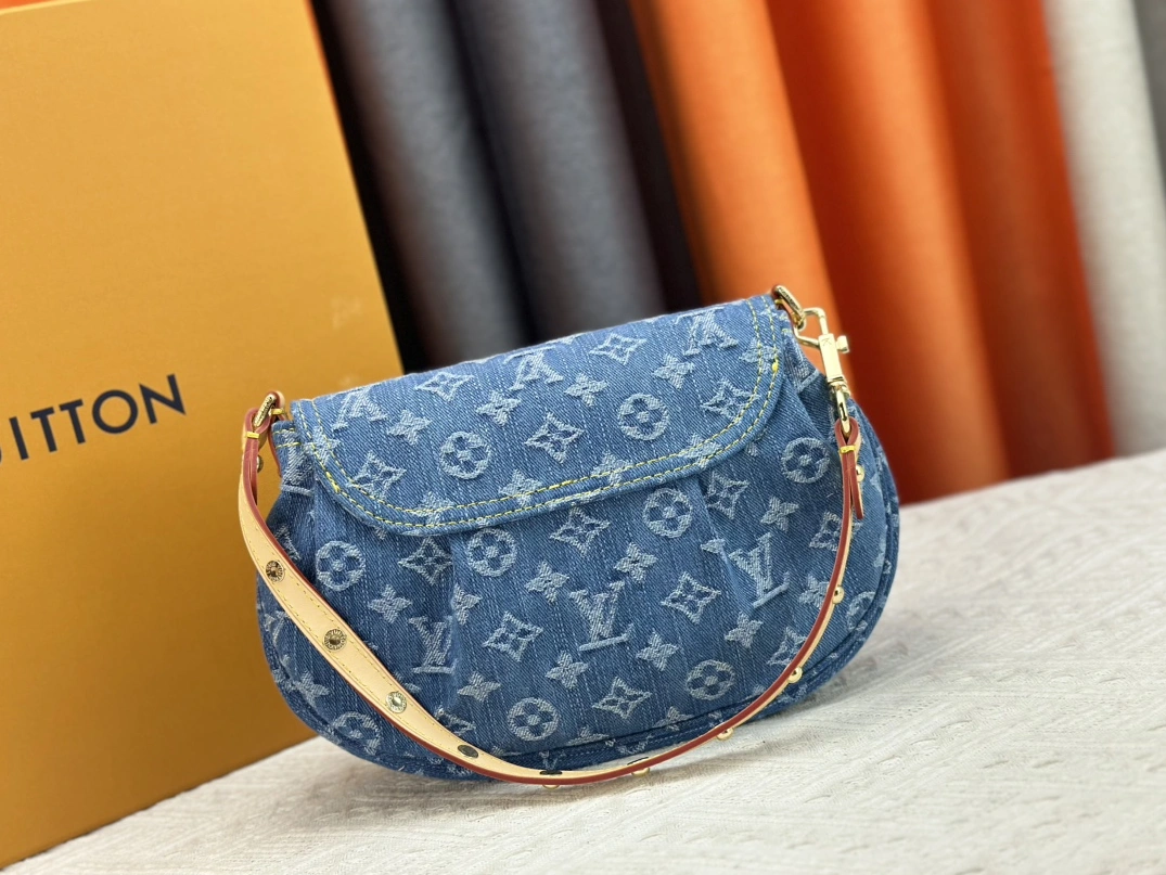Flexible 1758 Louis Vuitton AAA Quality Shoulder Bags For Women - Image 3