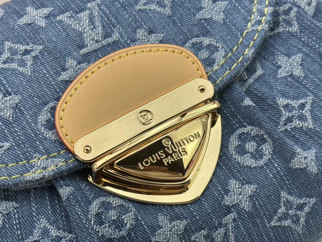 Flexible 1758 Louis Vuitton AAA Quality Shoulder Bags For Women - Image 5